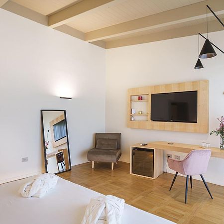 مونت دي بروسيده Uefio - Luxury Suites المظهر الخارجي الصورة